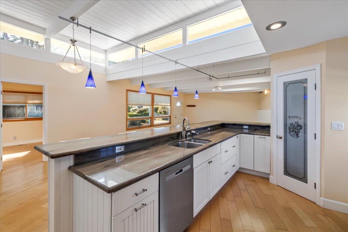 511 Cliff Drive
