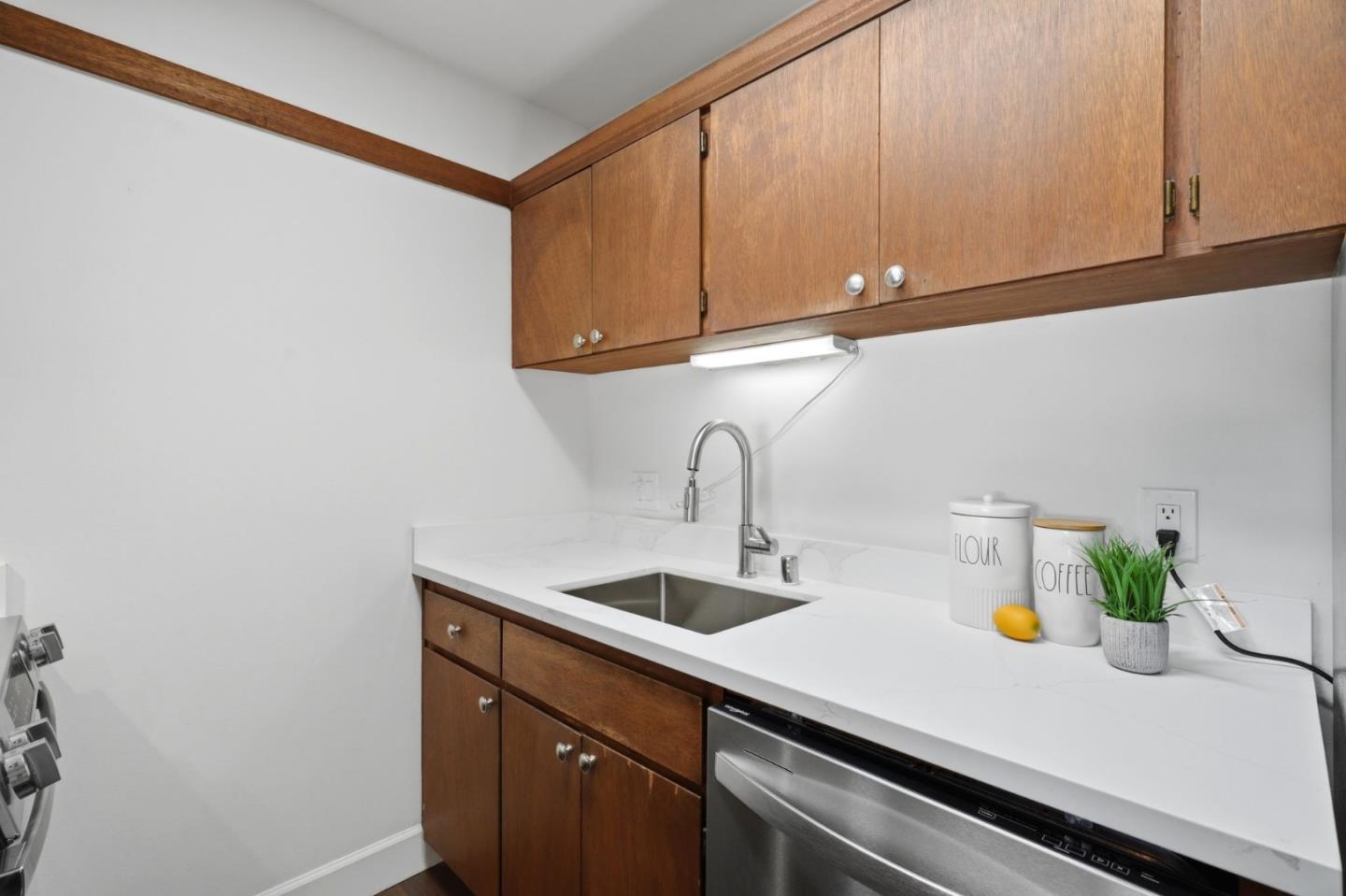 500 West Middlefield Road 41
