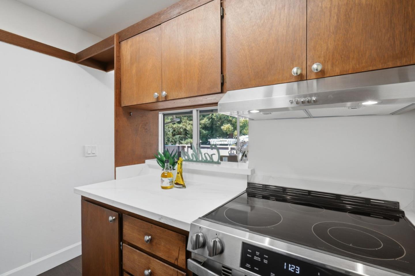 500 West Middlefield Road 41