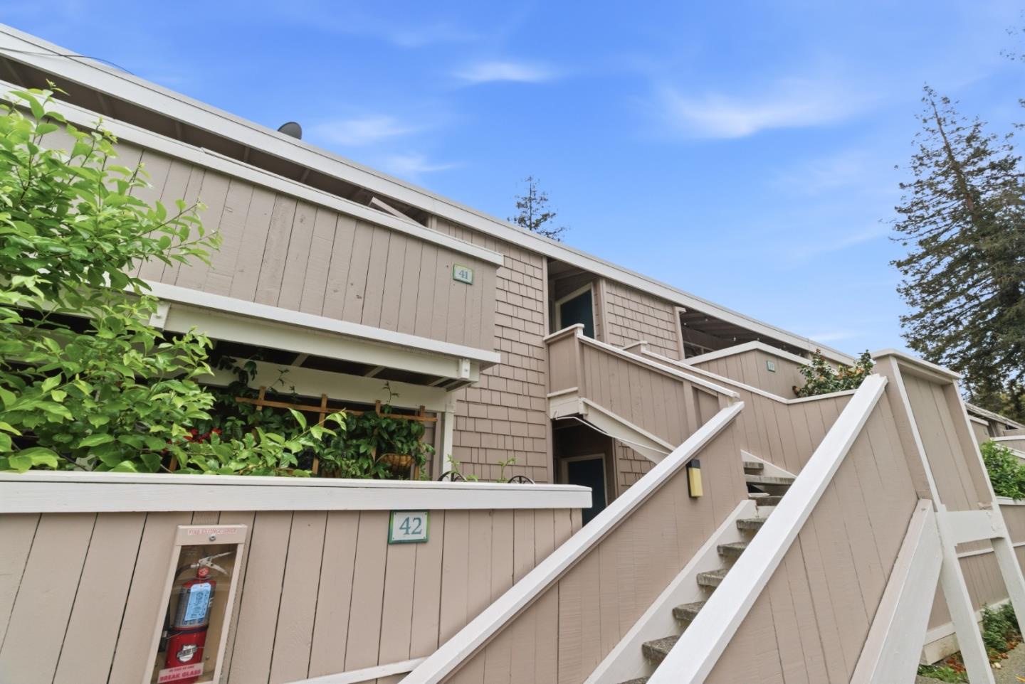 500 West Middlefield Road 41