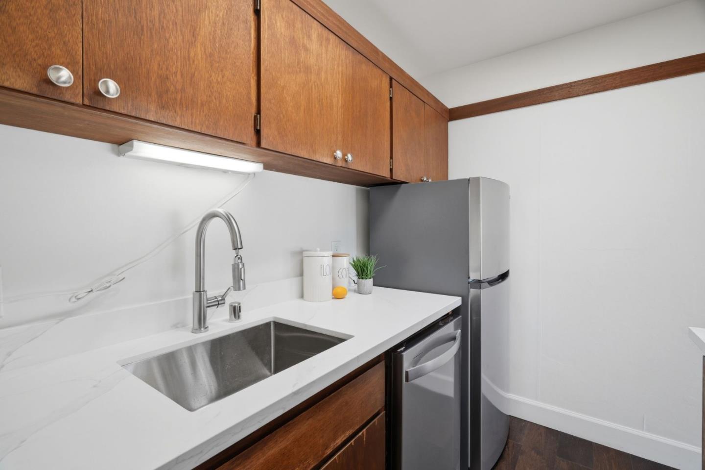 500 West Middlefield Road 41