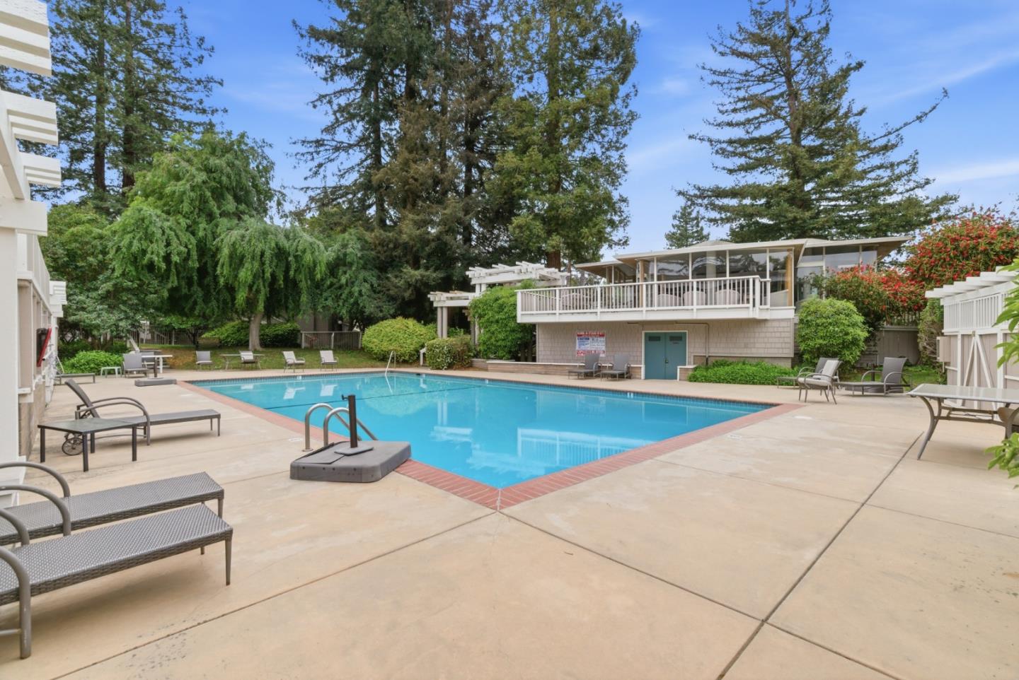 500 West Middlefield Road 41