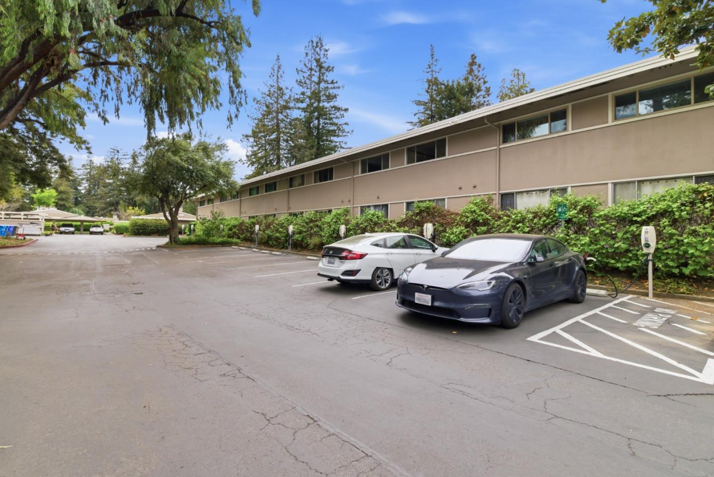 500 West Middlefield Road 41
