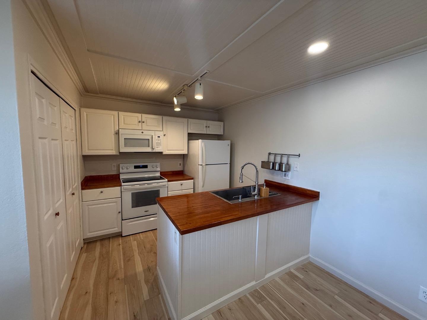 2505 Prescott Road 1