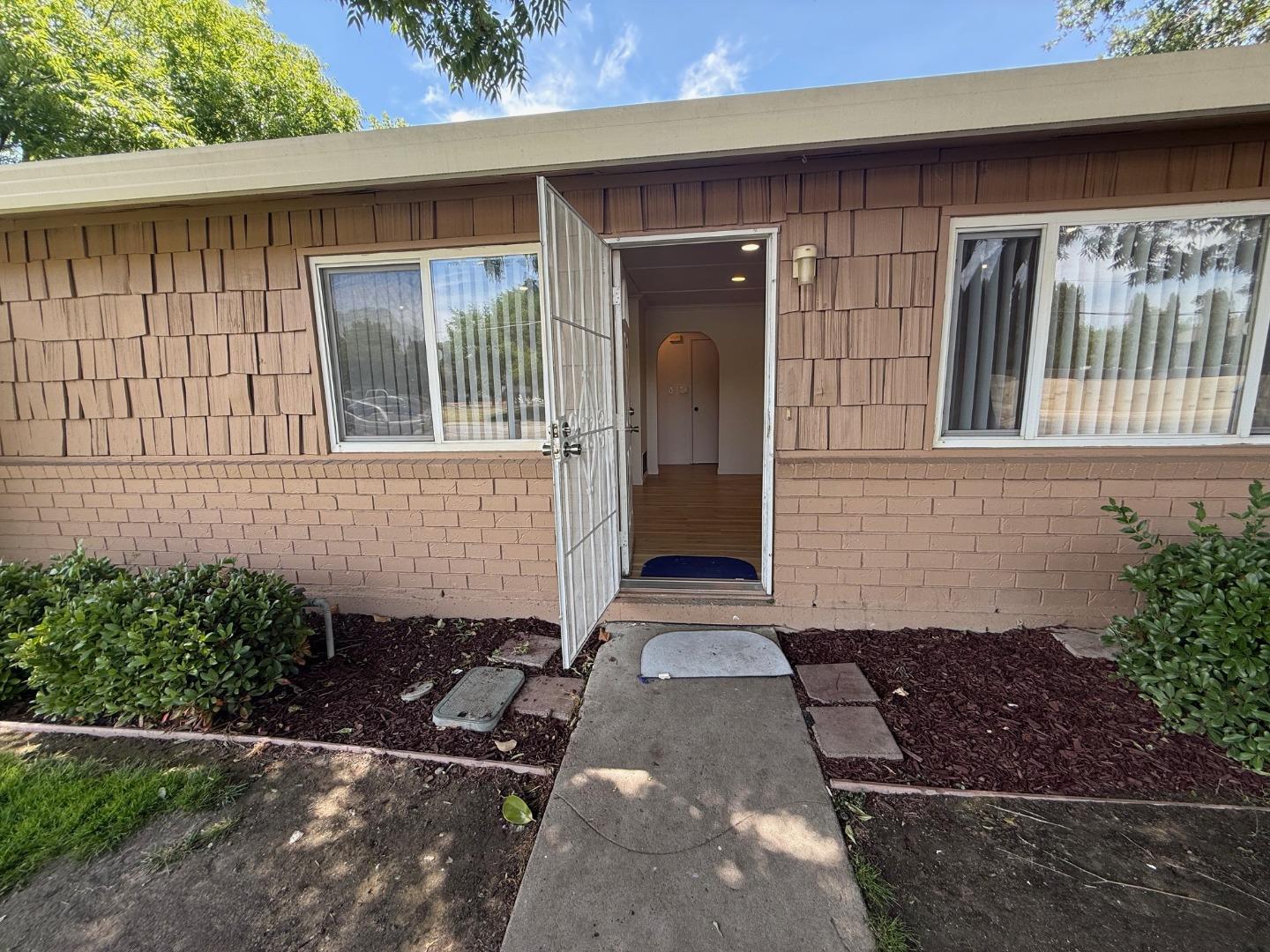 2505 Prescott Road 1