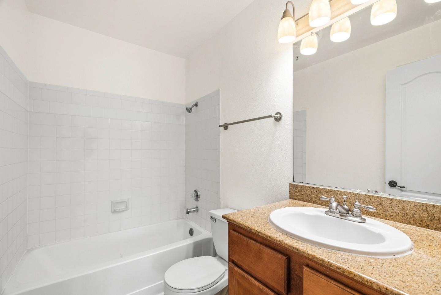 41 Grandview Street 208
