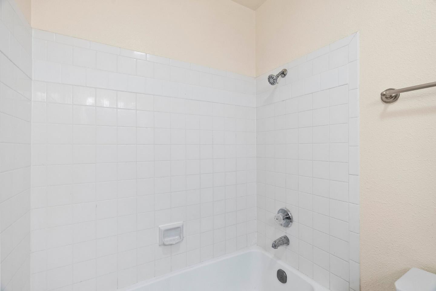 41 Grandview Street 208