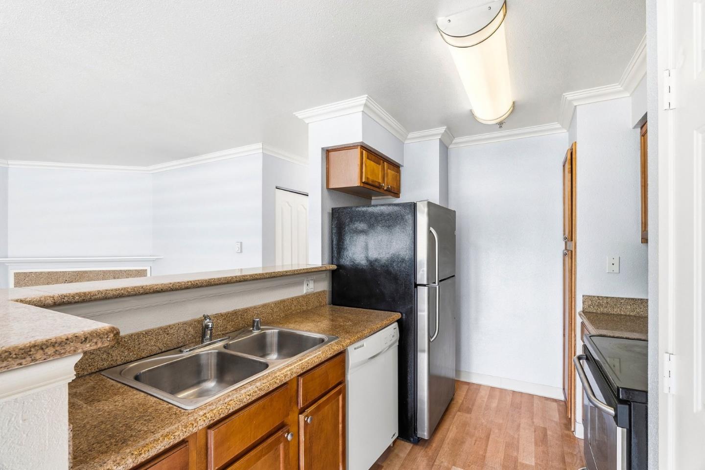 41 Grandview Street 208