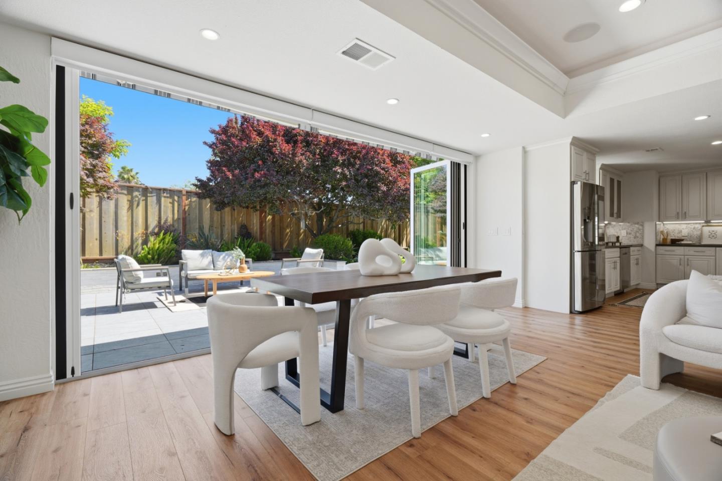 1542 Sawleaf Court