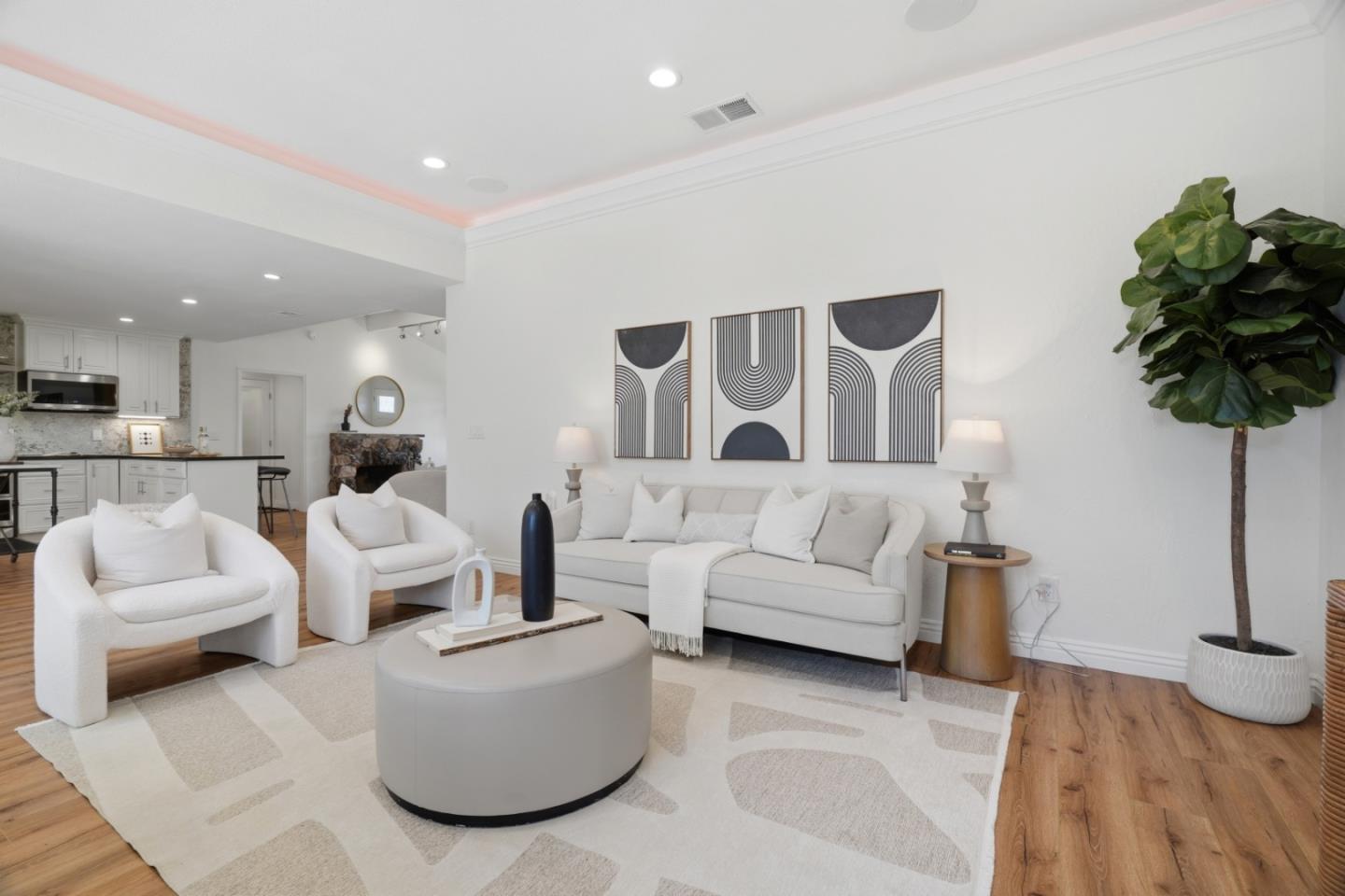 1542 Sawleaf Court