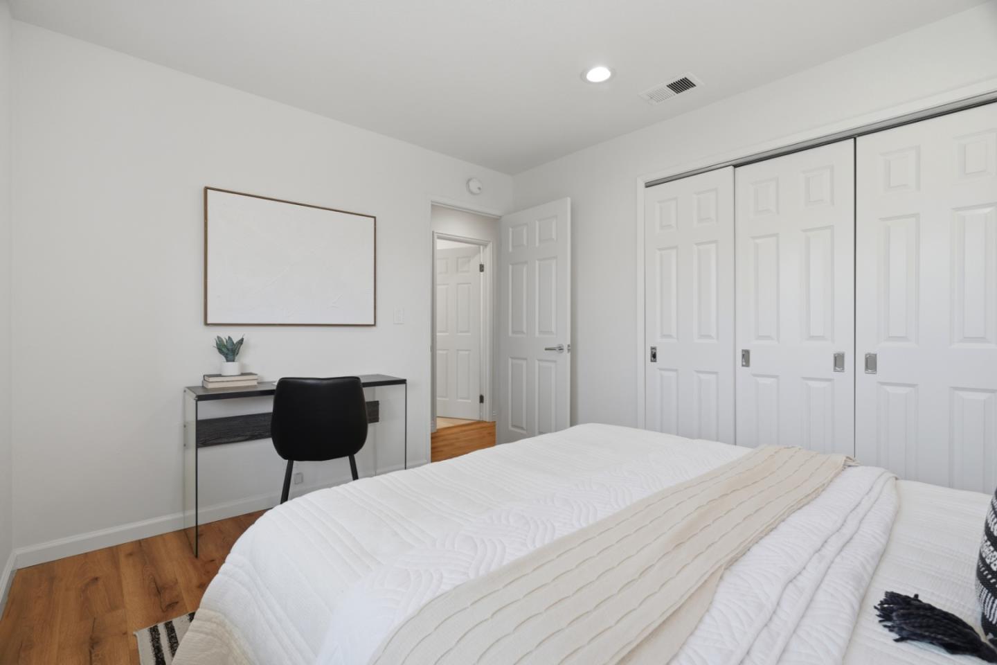 1542 Sawleaf Court