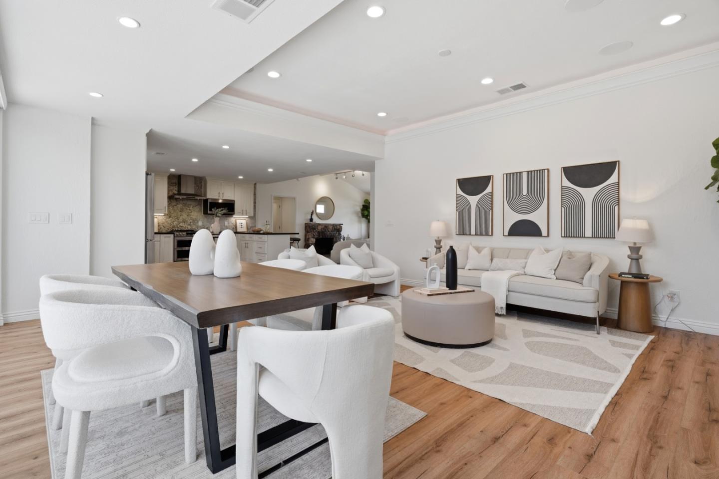 1542 Sawleaf Court