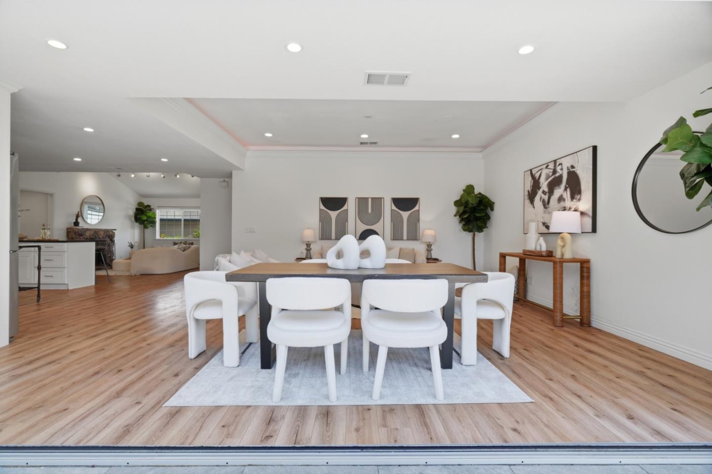 1542 Sawleaf Court