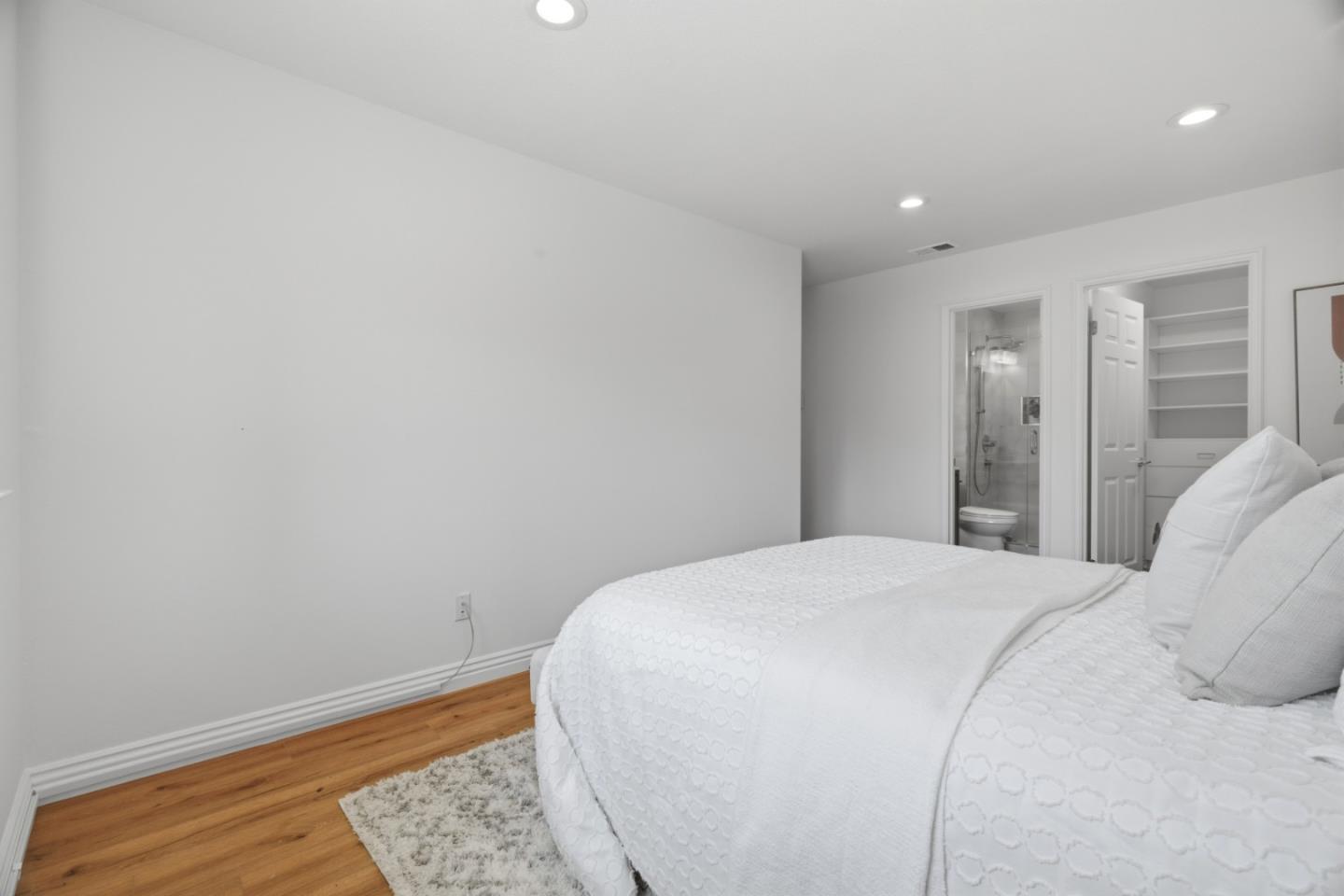 1542 Sawleaf Court