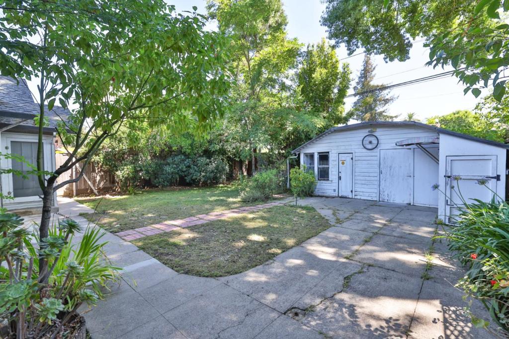 272 S 12th Street
