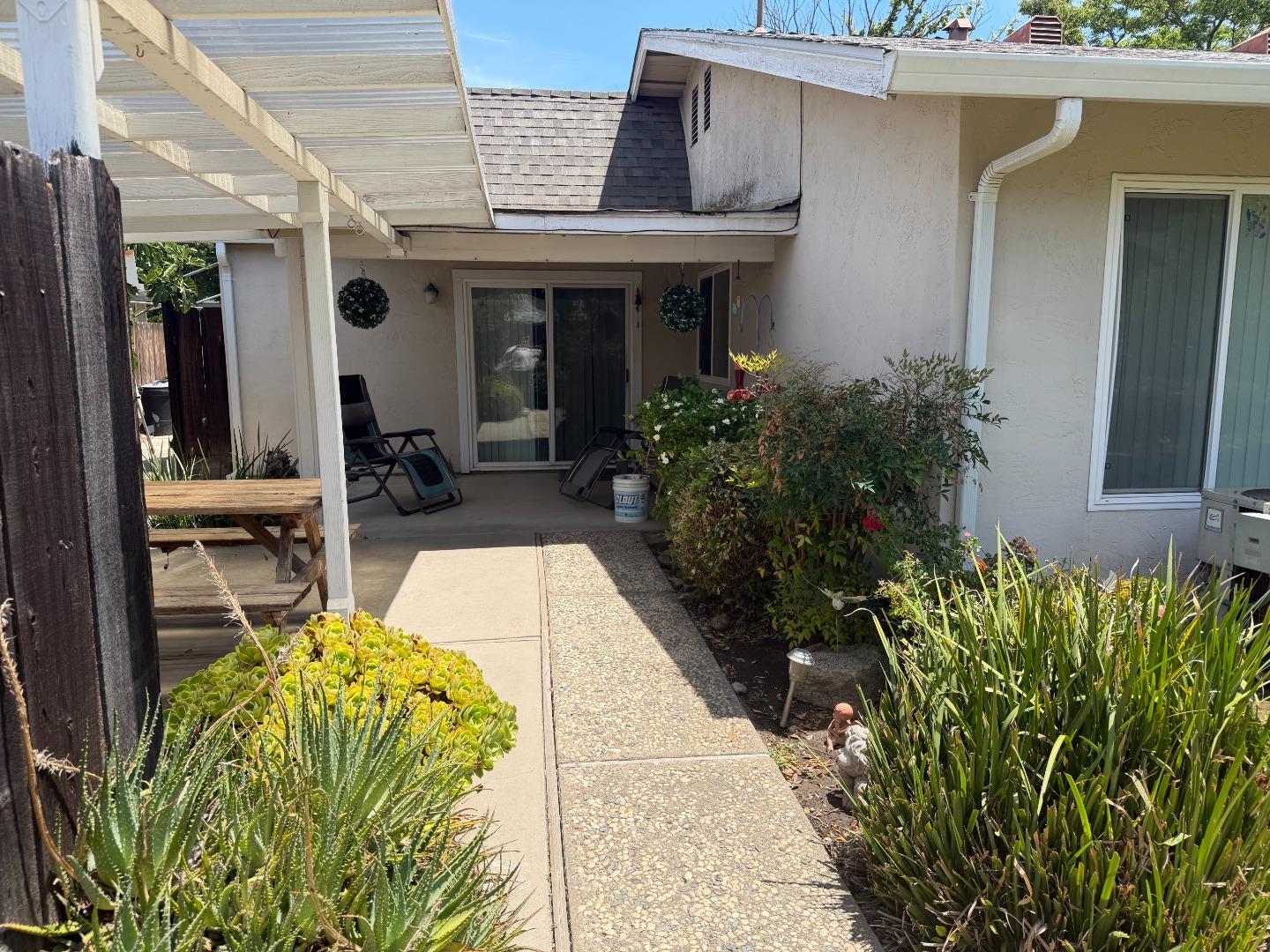 3705 Kona Oak DR