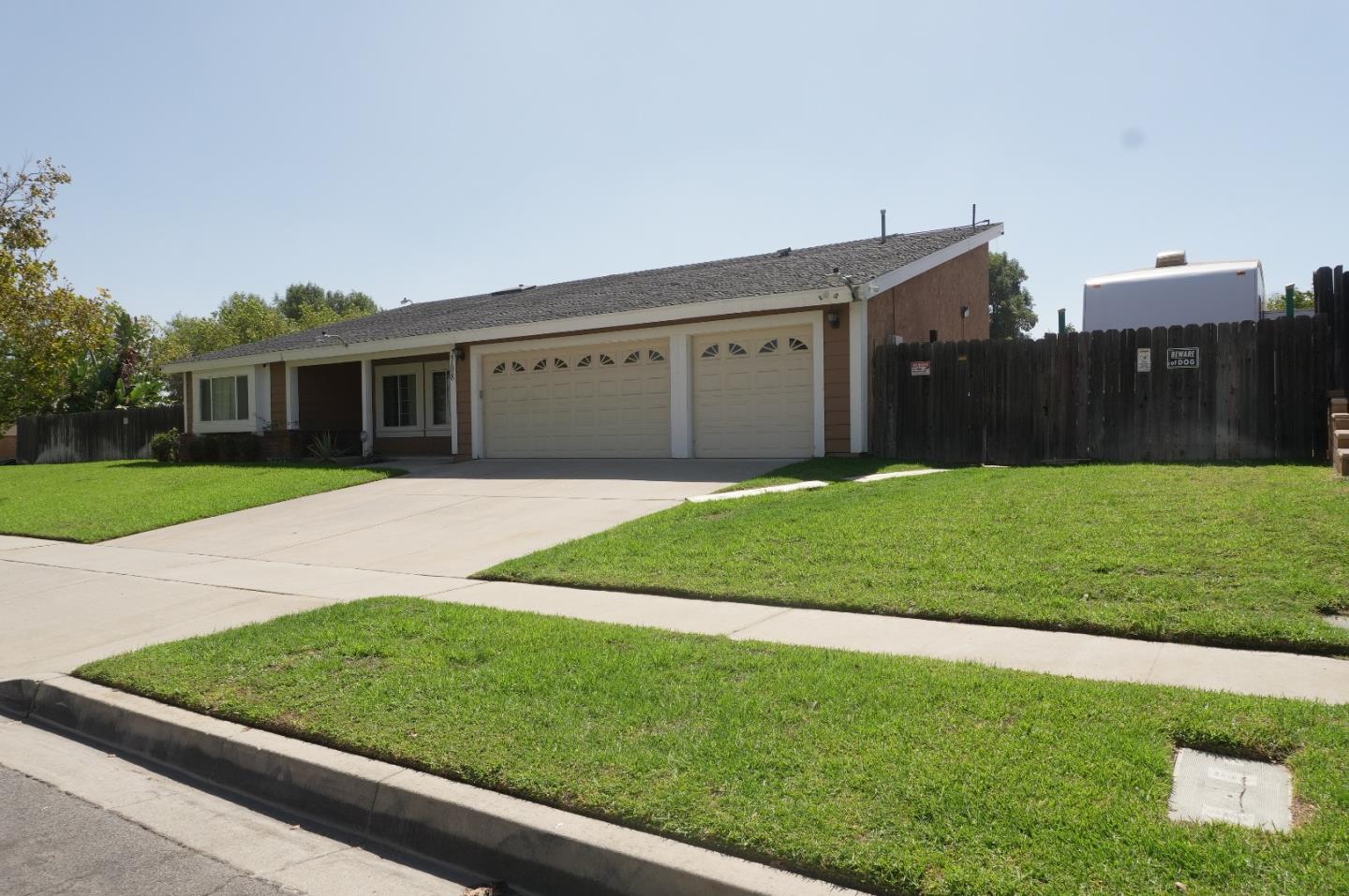 2108 N Apple AVE