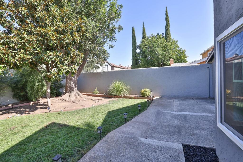 891 Calle De Verde