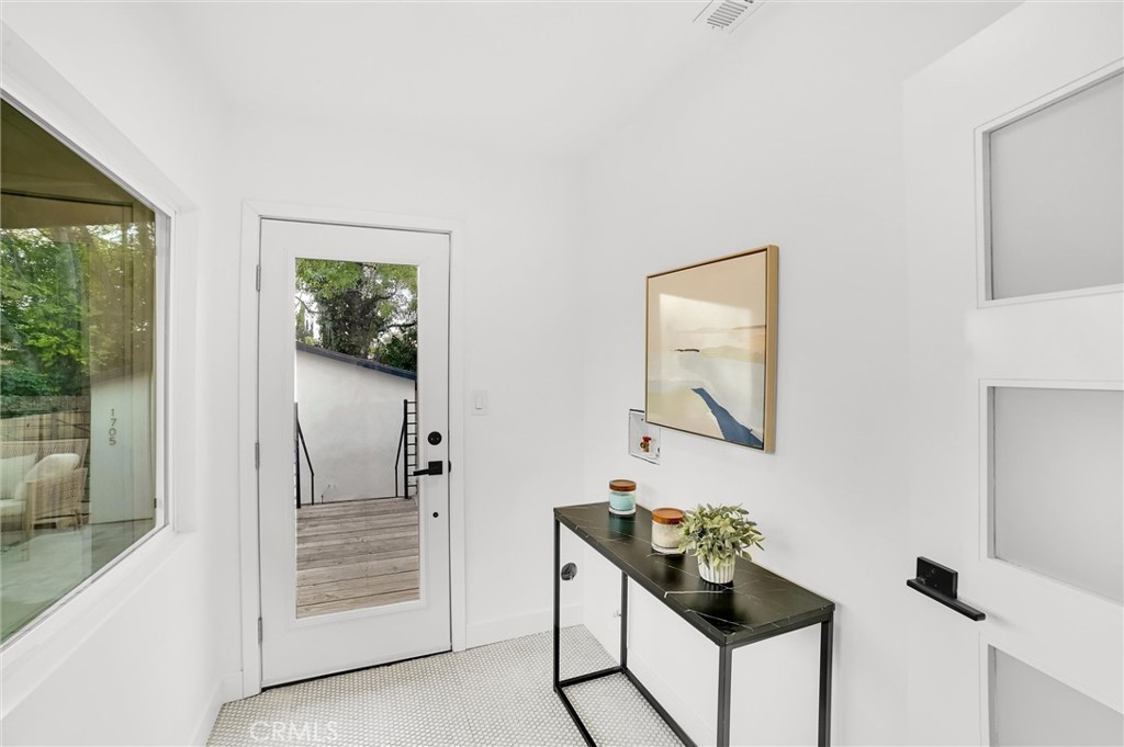 1707 N Avenue 53