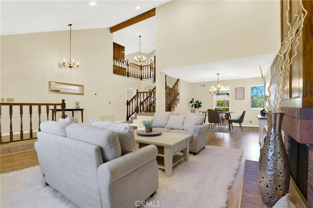 21371 Avenida Manantial