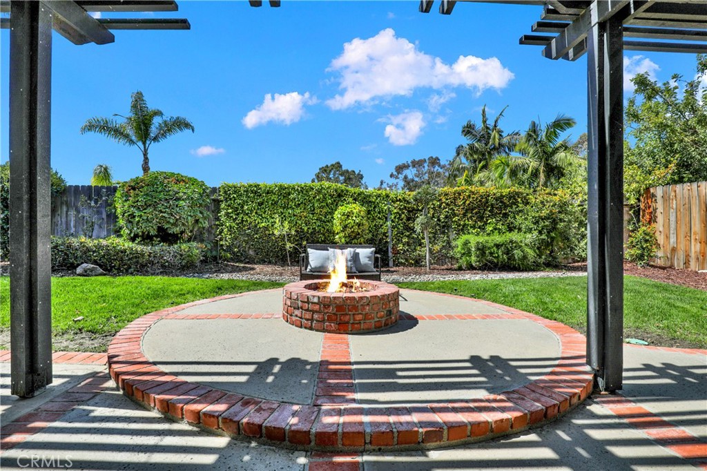 21371 Avenida Manantial