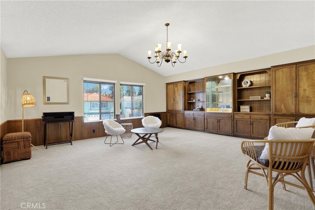 21371 Avenida Manantial