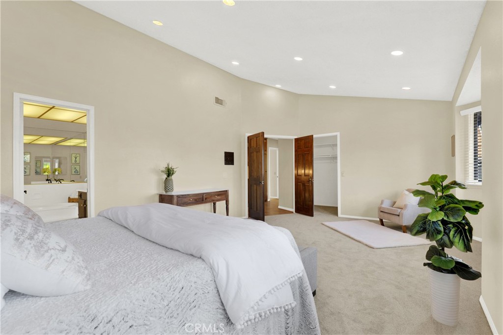 21371 Avenida Manantial