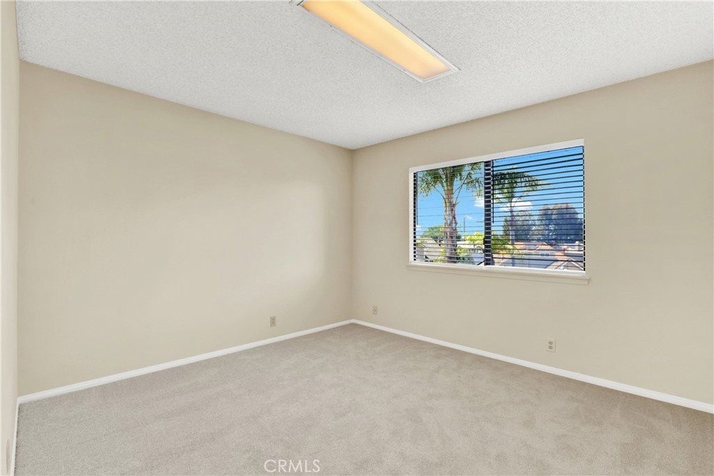 21371 Avenida Manantial