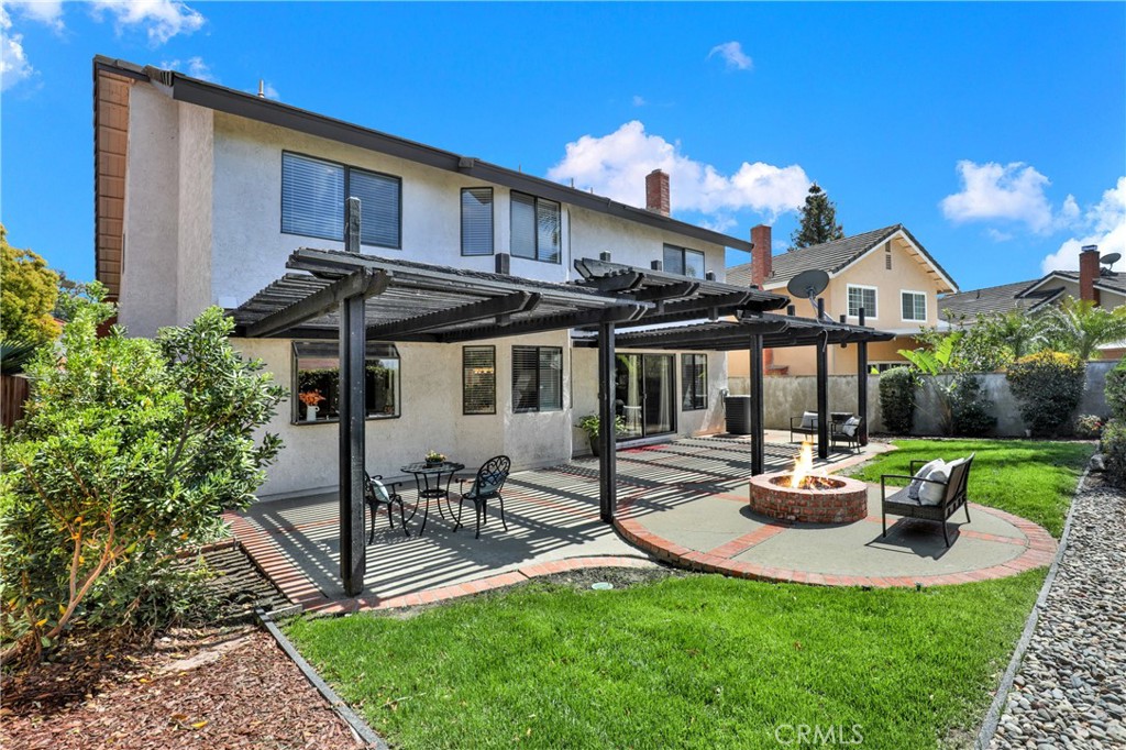 21371 Avenida Manantial
