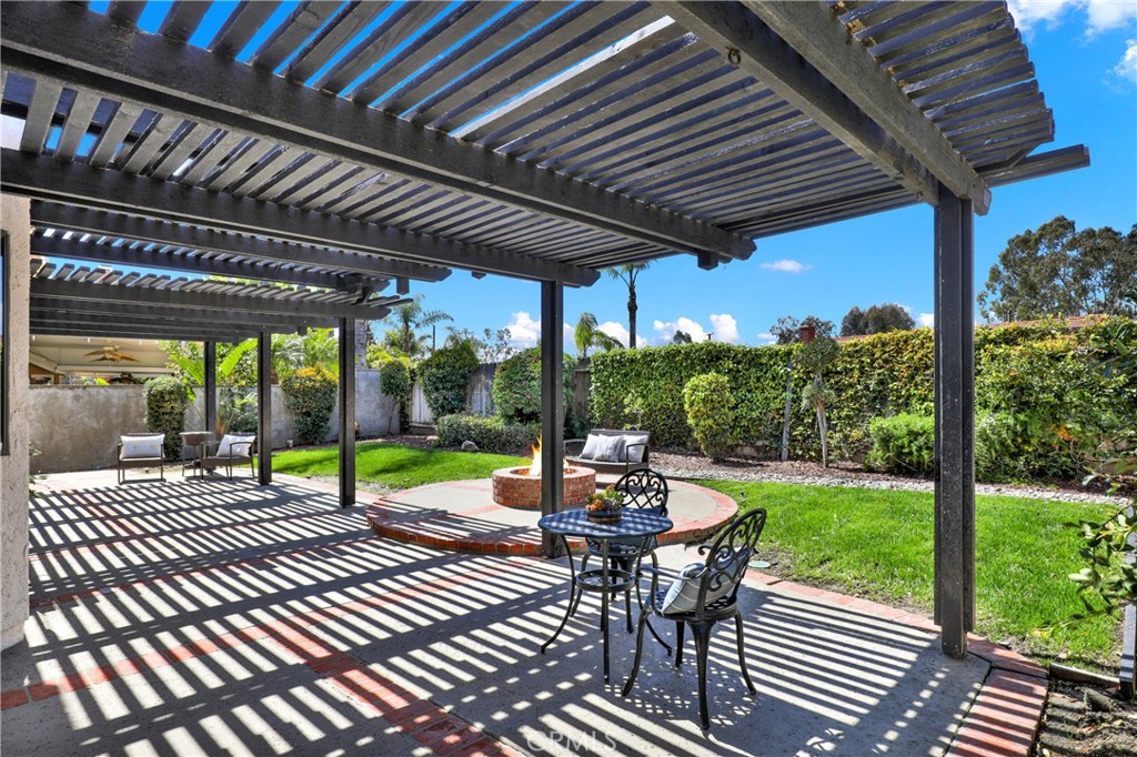 21371 Avenida Manantial
