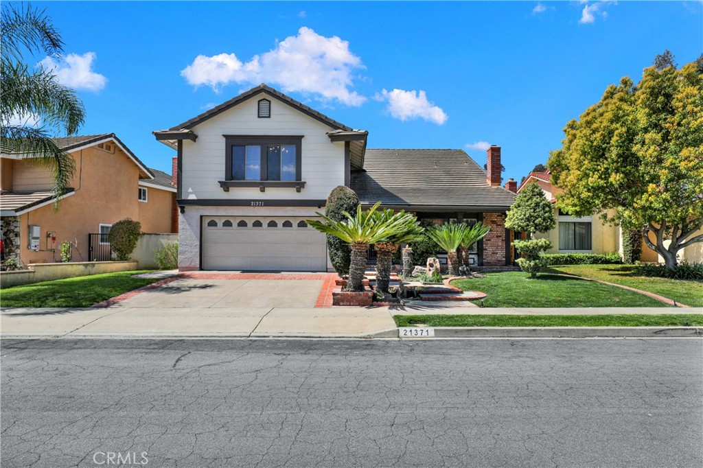 21371 Avenida Manantial