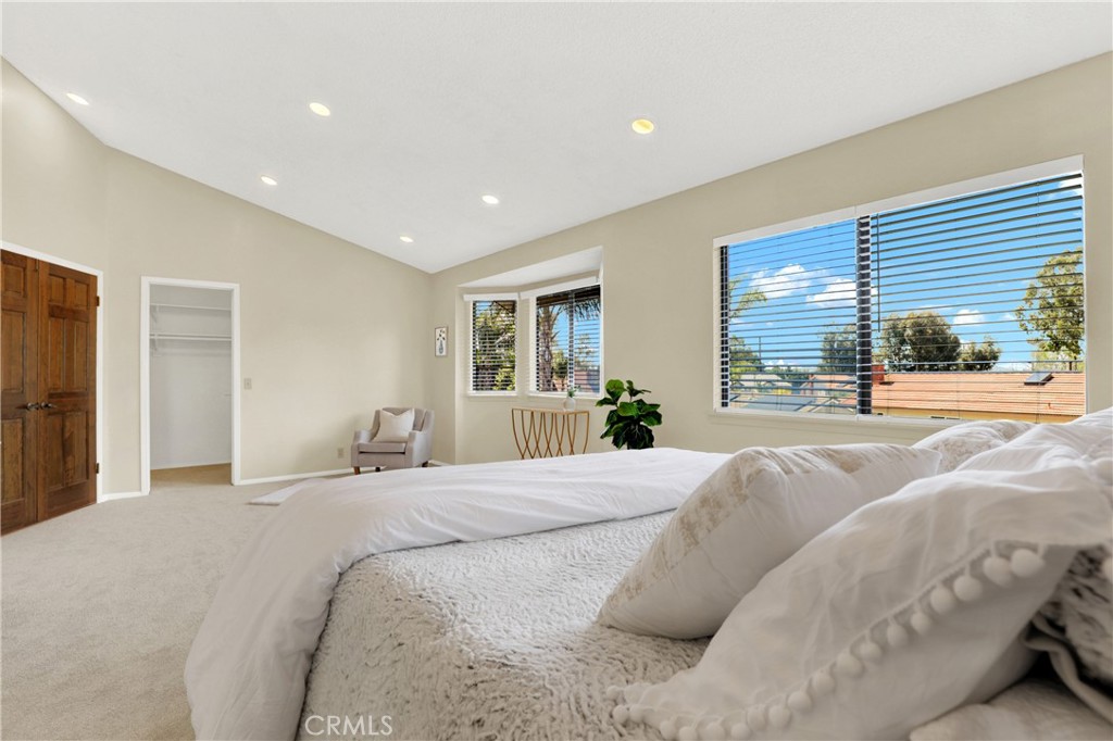 21371 Avenida Manantial