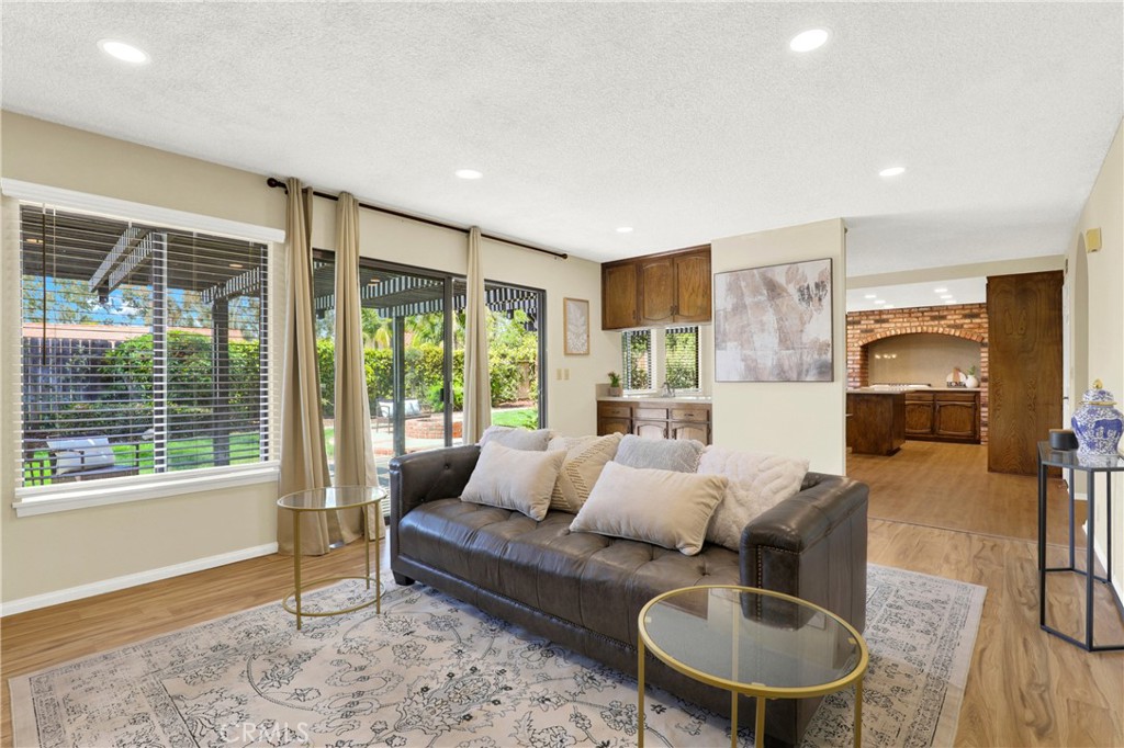 21371 Avenida Manantial