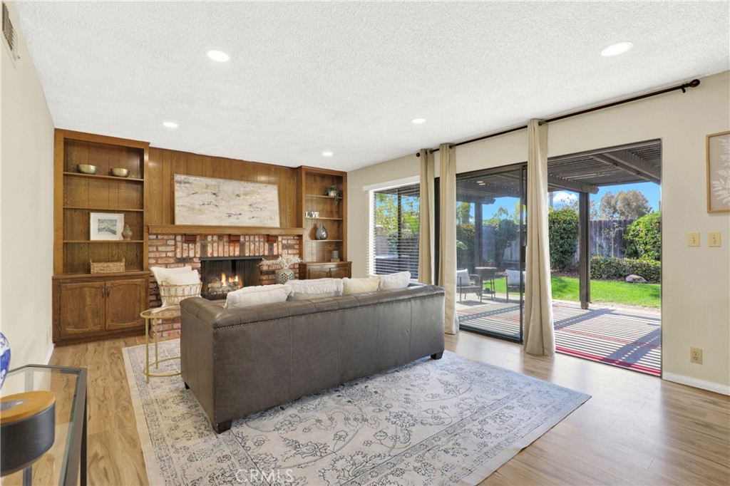 21371 Avenida Manantial