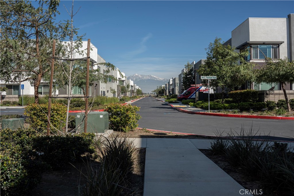 3520 E Peckham Paseo 1