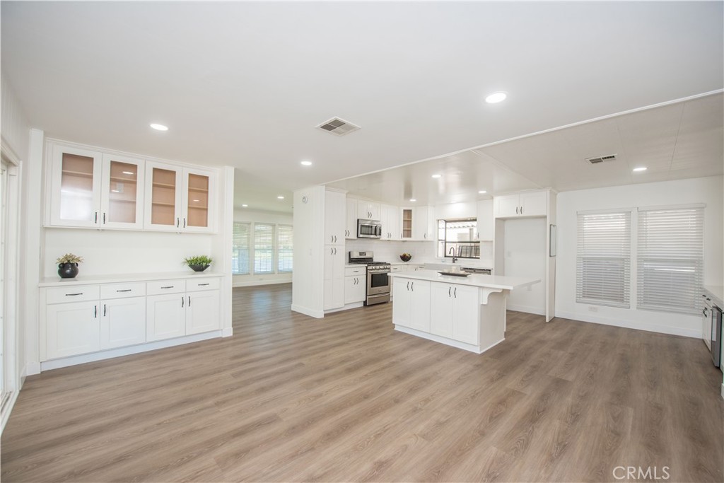 14036 Lake View Drive 143