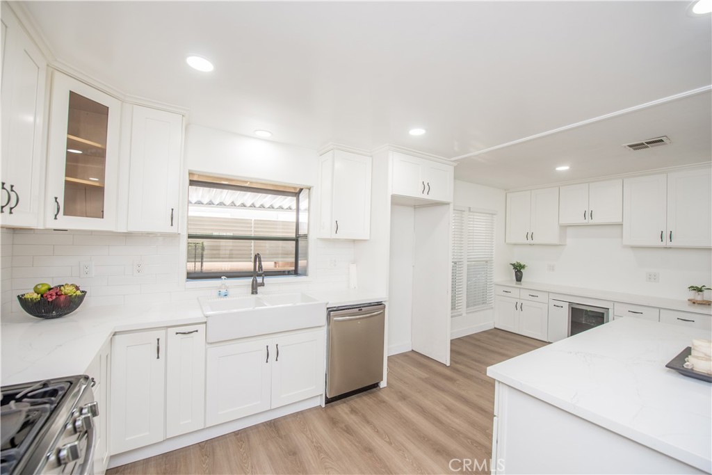 14036 Lake View Drive 143