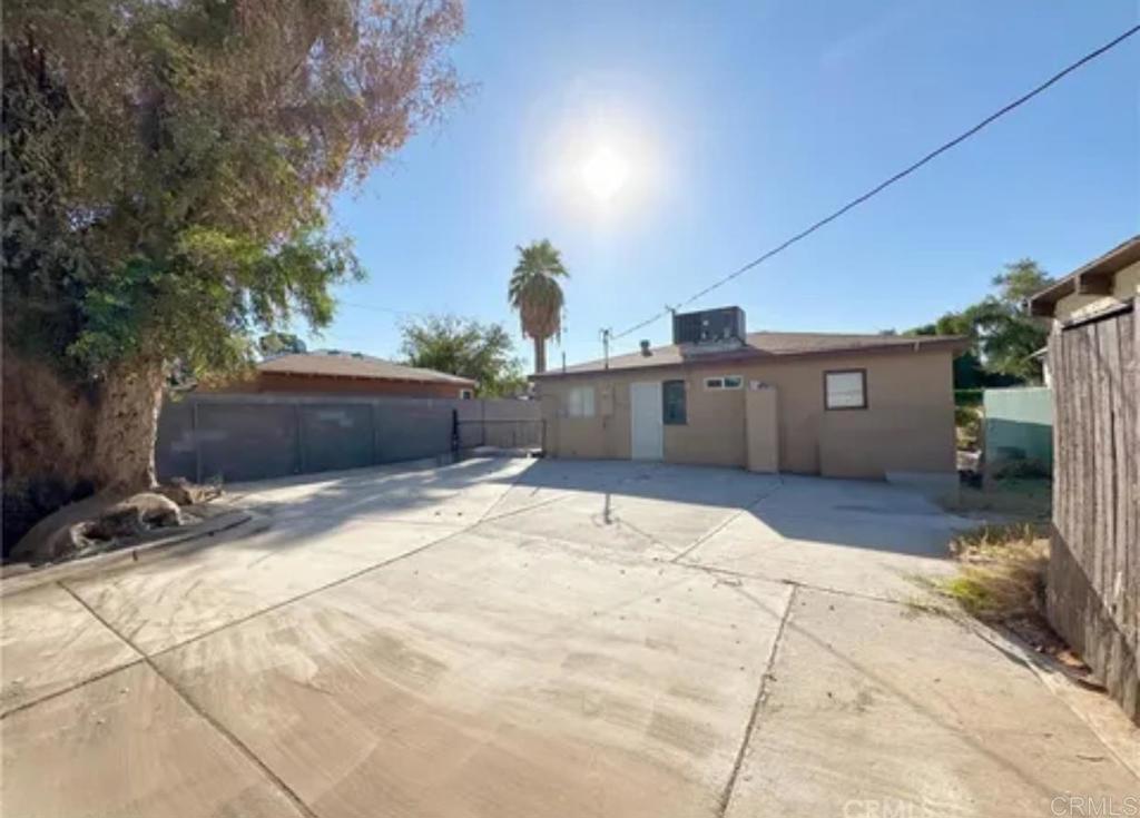 517 Palm Way
