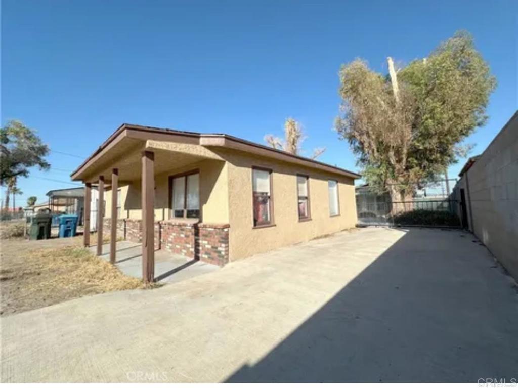 517 Palm Way