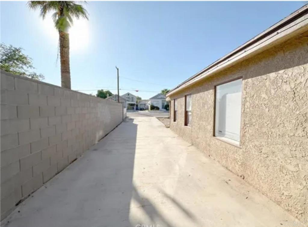 517 Palm Way