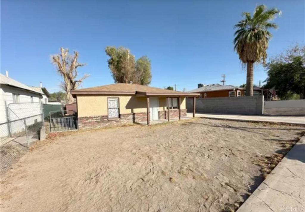 517 Palm Way