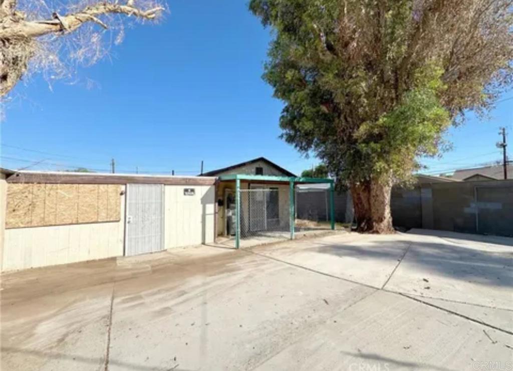 517 Palm Way