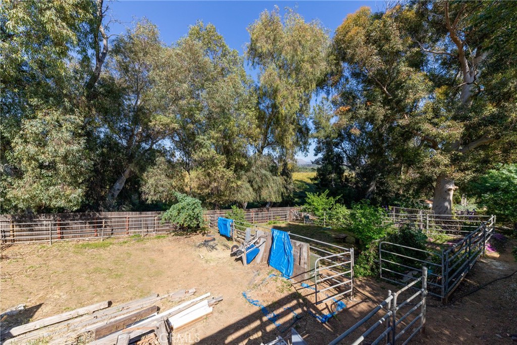 5910 Avenue Juan Bautista