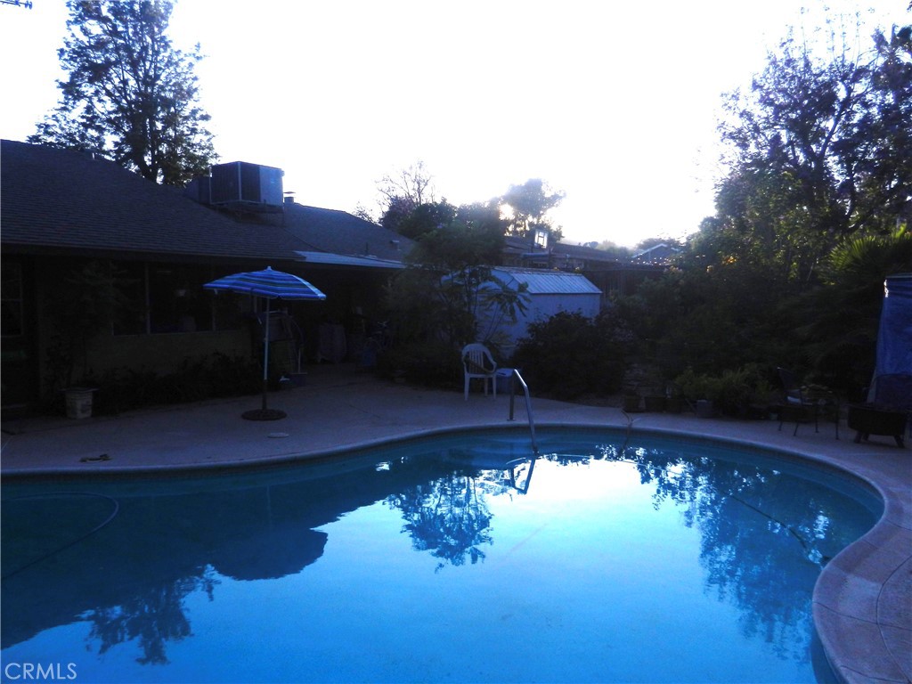 5910 Avenue Juan Bautista