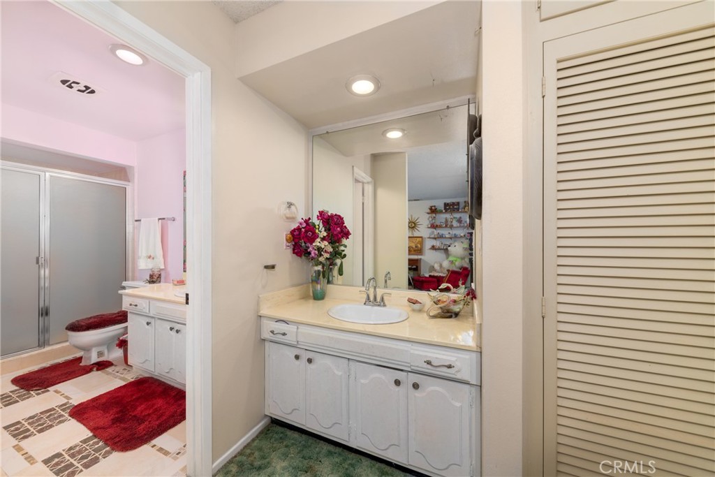 5910 Avenue Juan Bautista