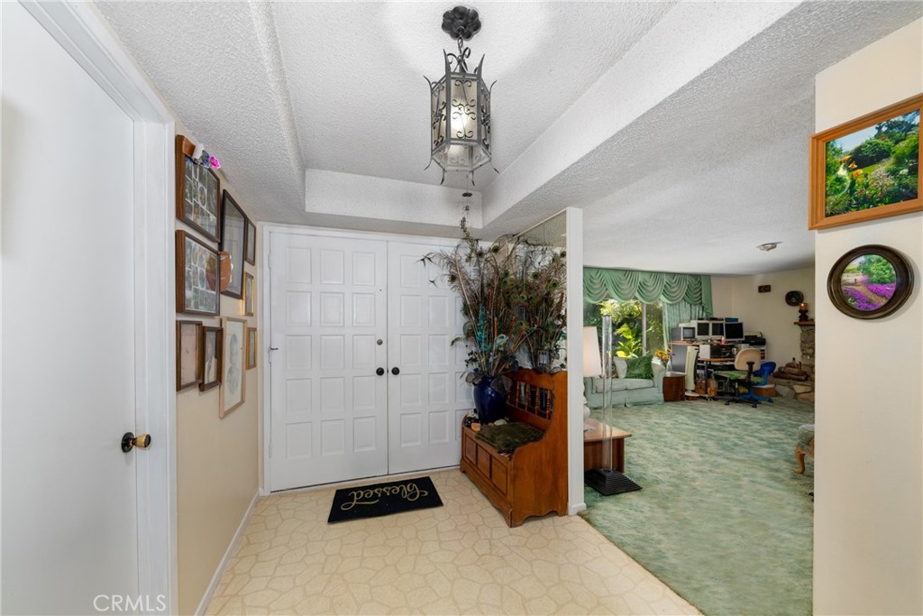 5910 Avenue Juan Bautista