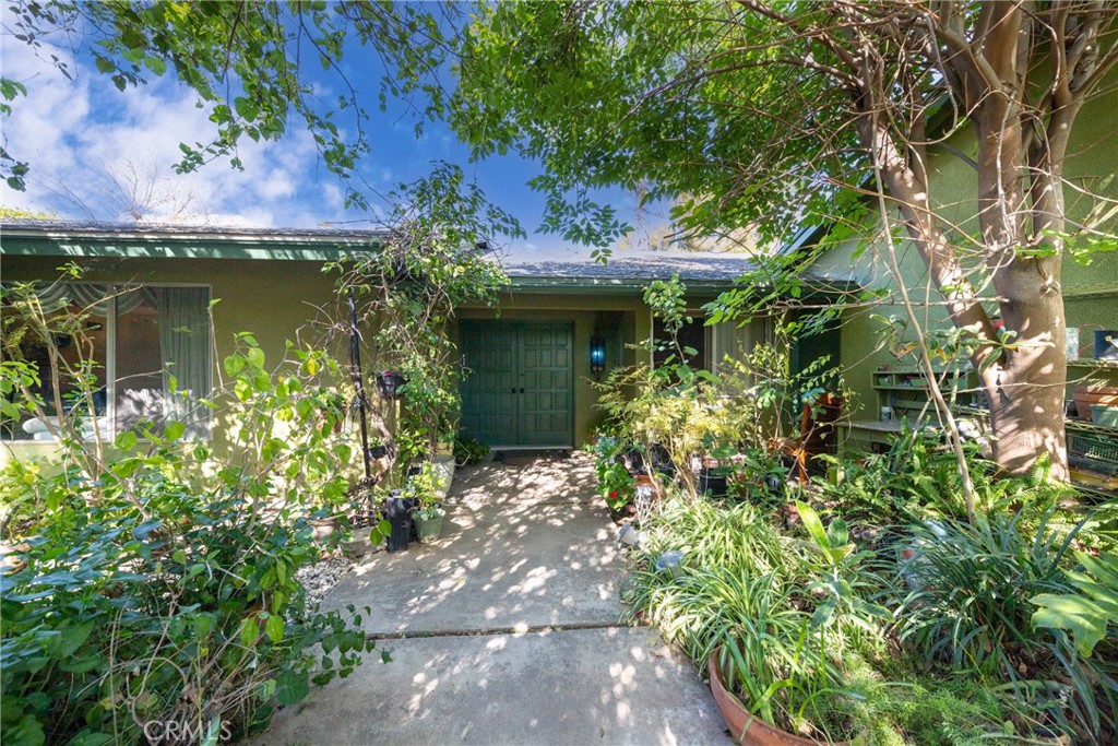 5910 Avenue Juan Bautista
