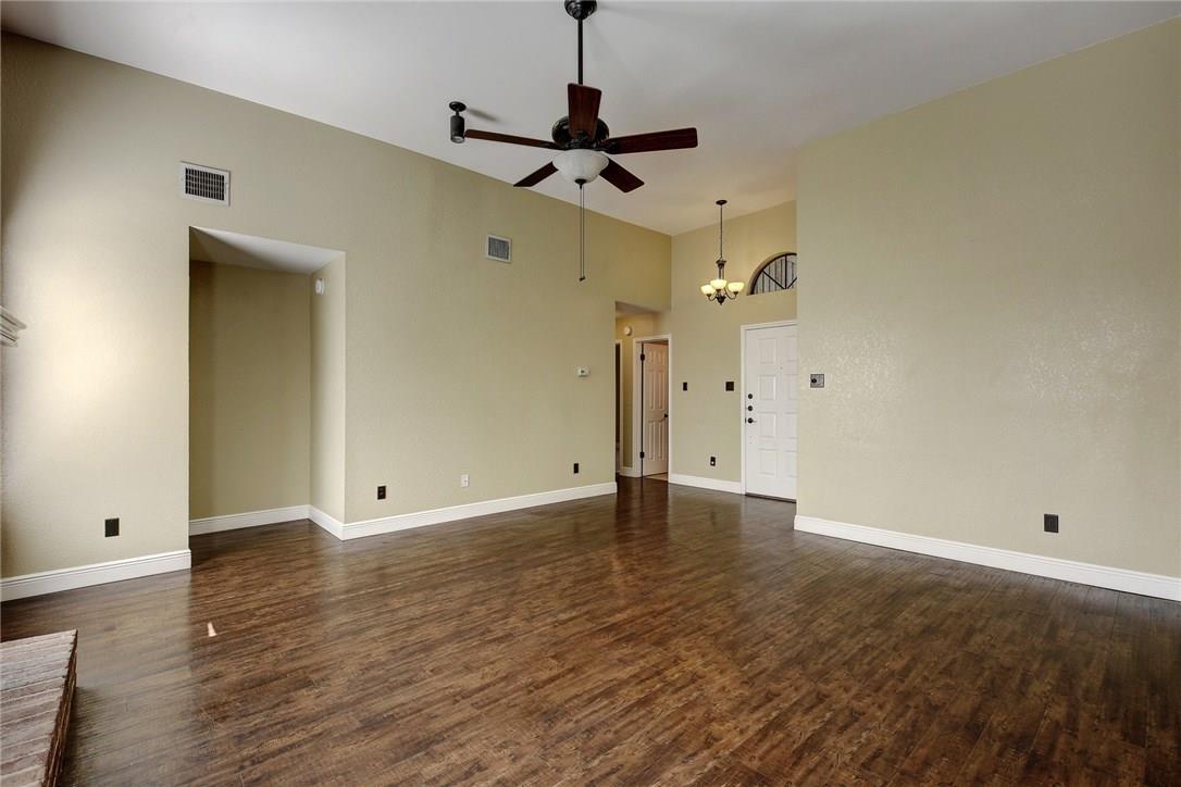 15811 De Peer Ave