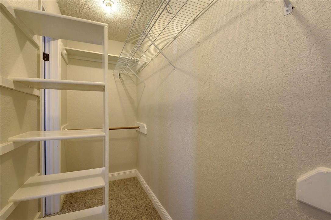15811 De Peer Ave
