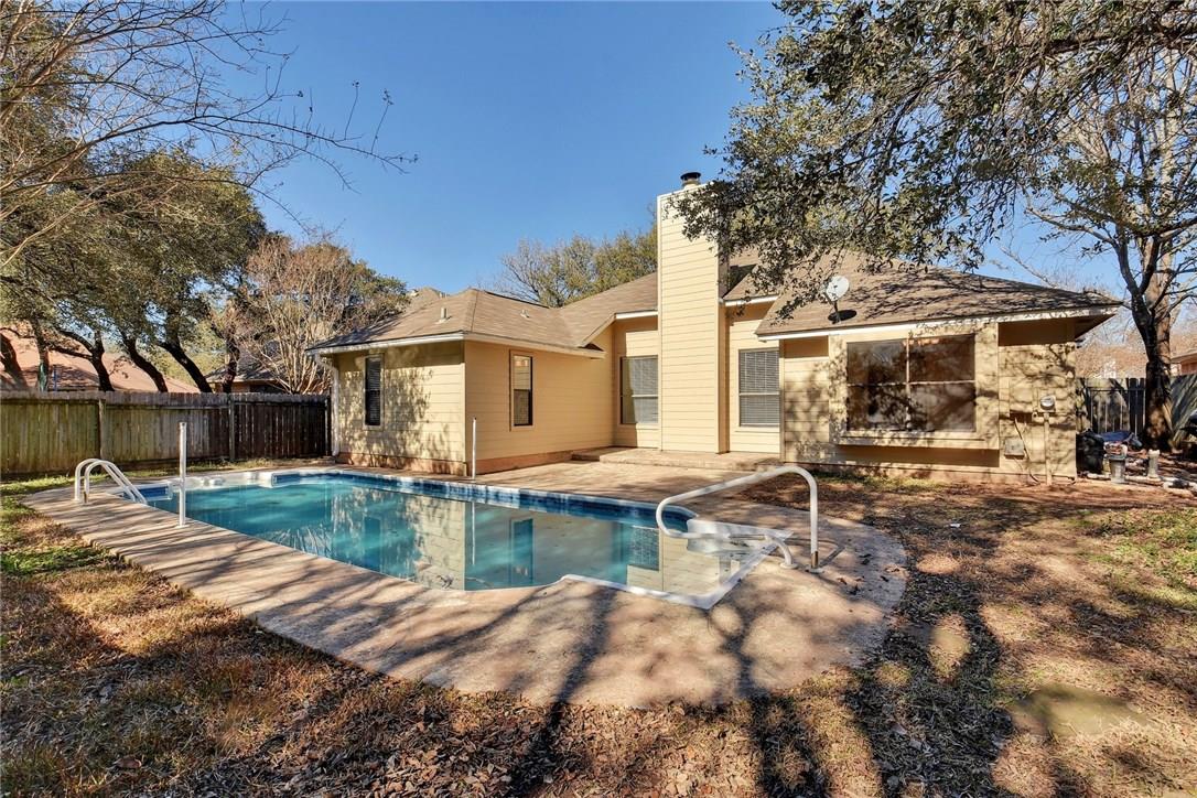 15811 De Peer Ave